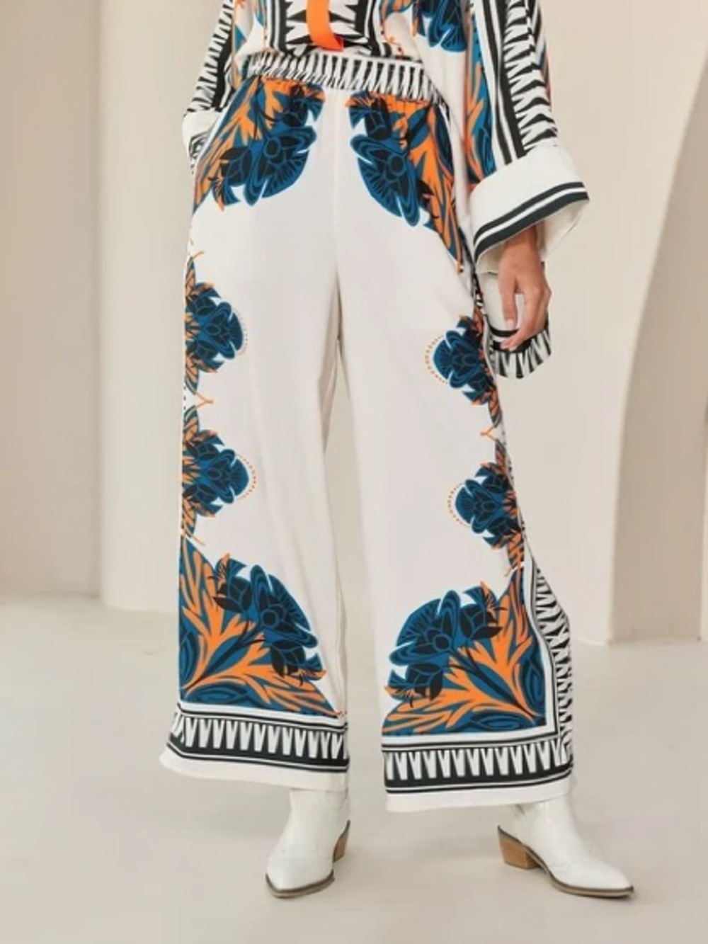 Sweet Rain Graphic Print Wide Leg Pants - sz L